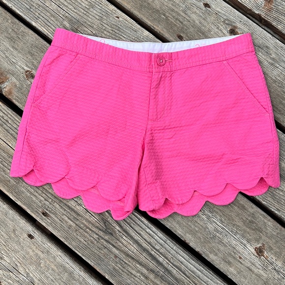 Lilly Pulitzer Pants - Lilly Pulitzer “The Buttercup Short” Size 2